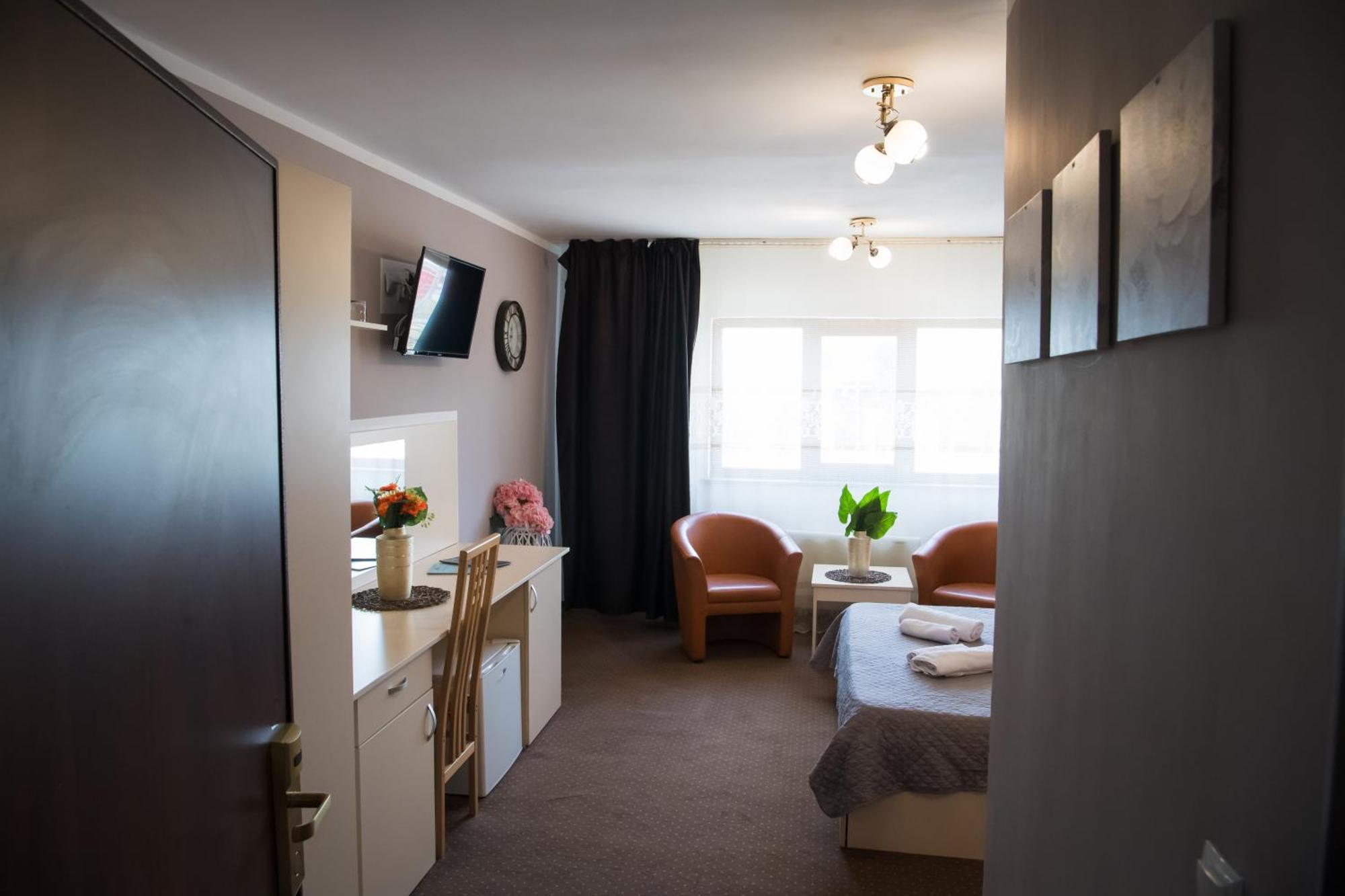 Mbi Travel Inn Craiova Exterior photo